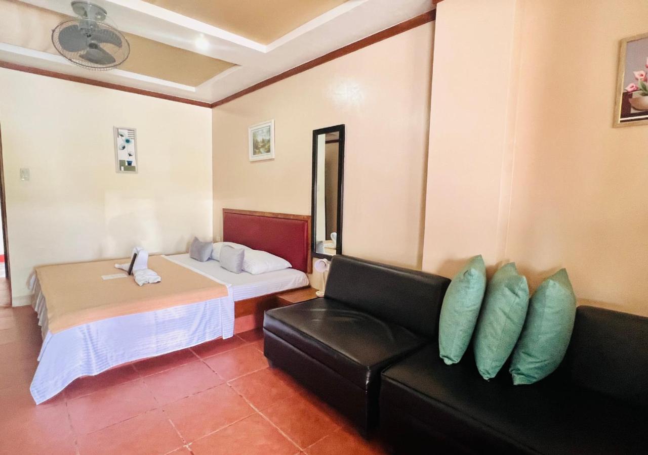 บัดลาดซ์ บีช แอนด์ ไดฟ์ รีสอร์ต Hotel ปูแอร์โตกาเลรา ภายนอก รูปภาพ