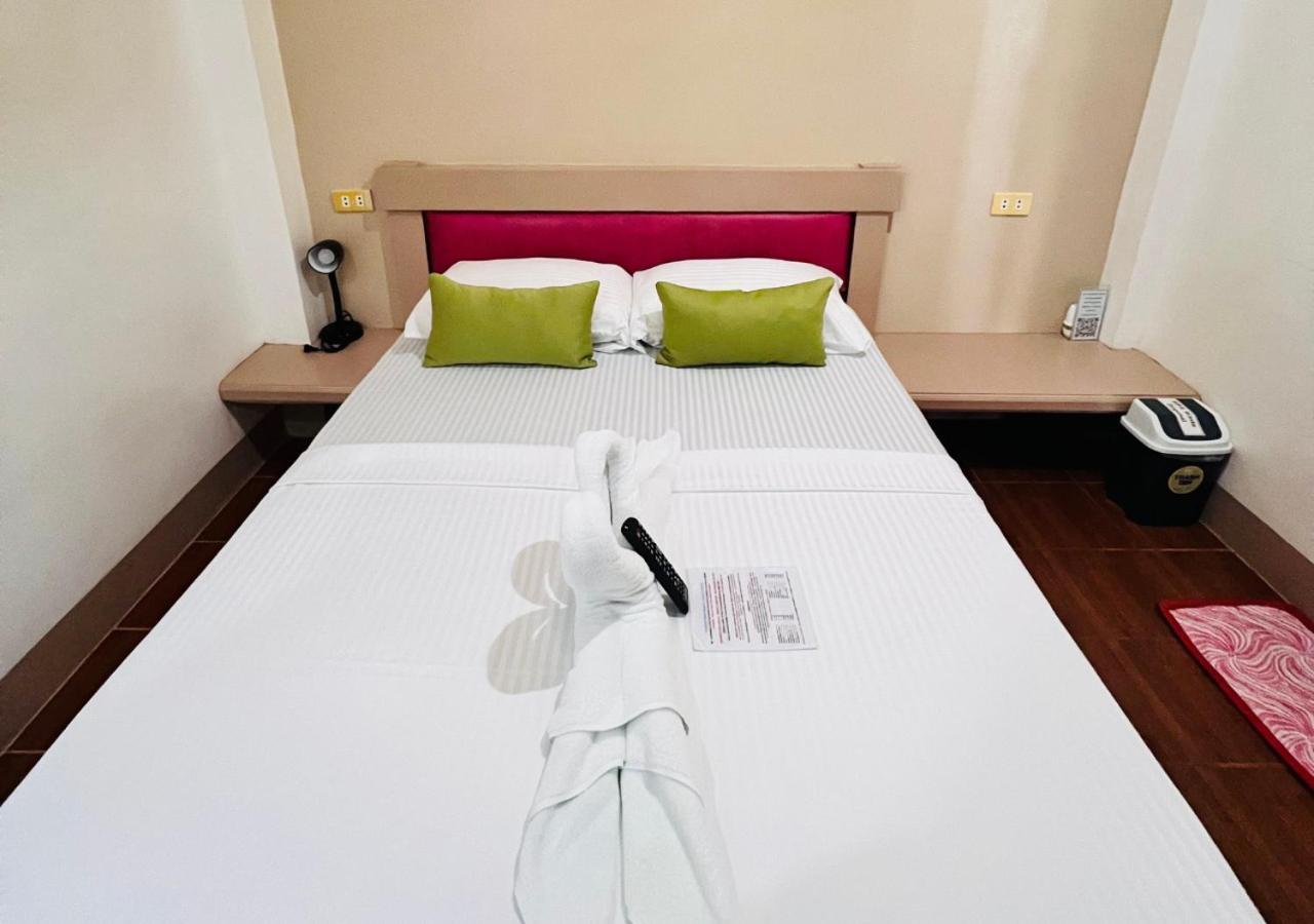 บัดลาดซ์ บีช แอนด์ ไดฟ์ รีสอร์ต Hotel ปูแอร์โตกาเลรา ภายนอก รูปภาพ
